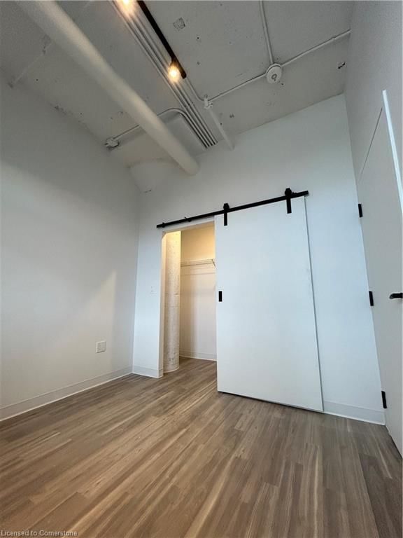 212 - 120 Huron Street