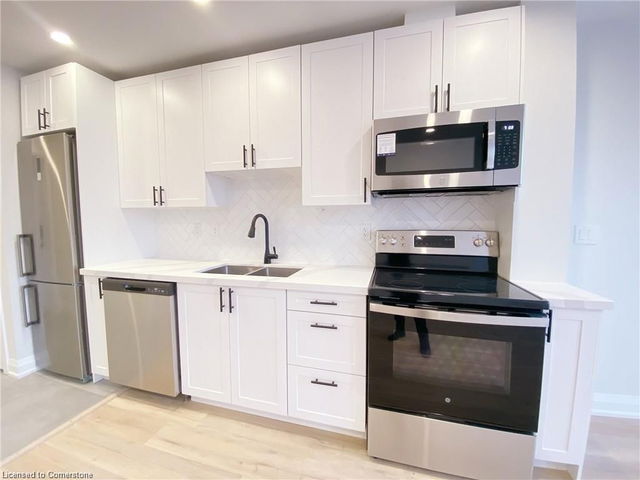 21 - 588 Barton Street E