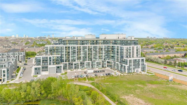 606 - 405 Dundas Street W