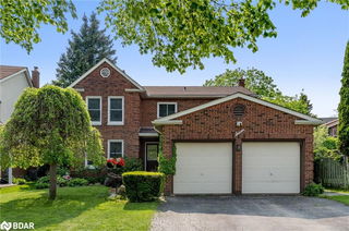 7 Deerwood Crescent