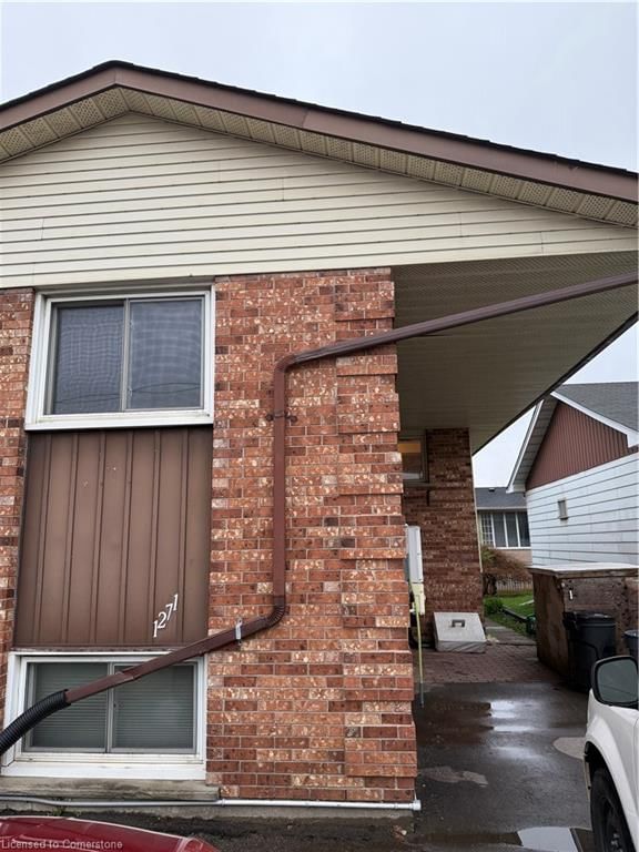 2 (Lower) - 1271 Ottawa Street S