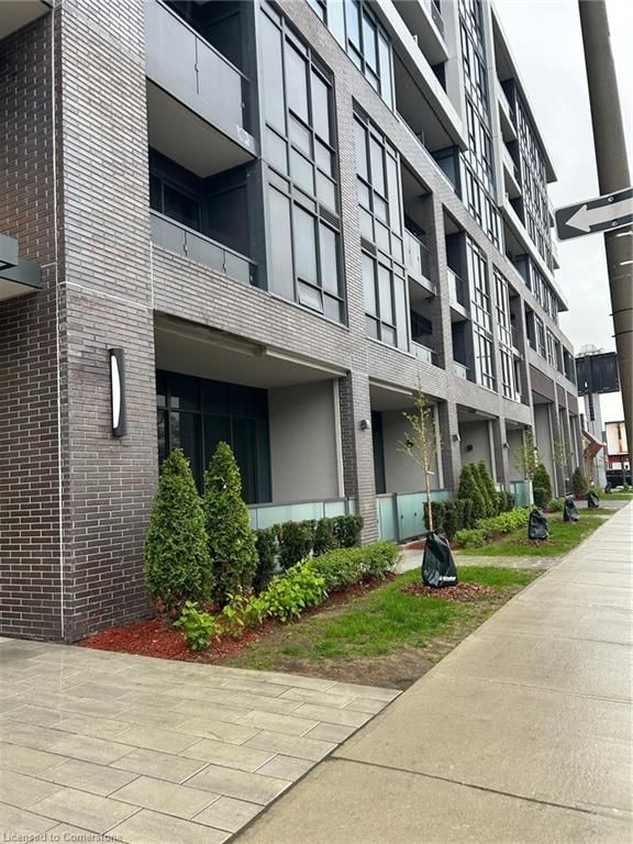 306 - 415 Main Street W