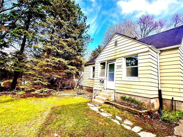399 Erb Street W