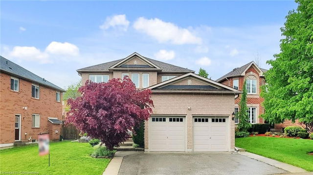 76 Spooner Crescent
