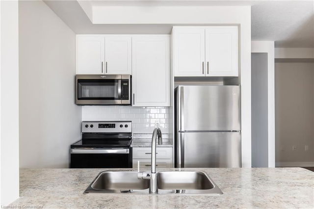 1307 - 870 Queenston Road