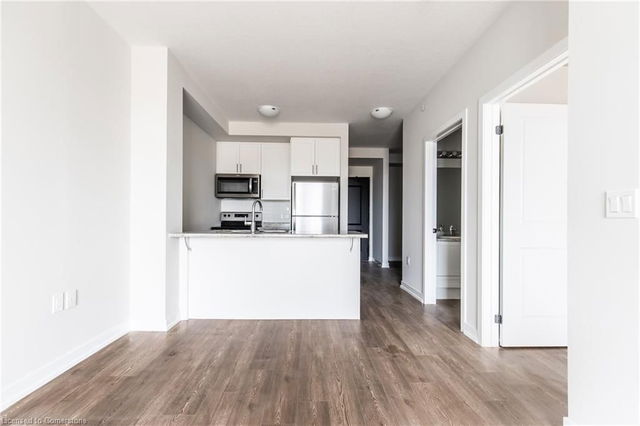 1307 - 870 Queenston Road
