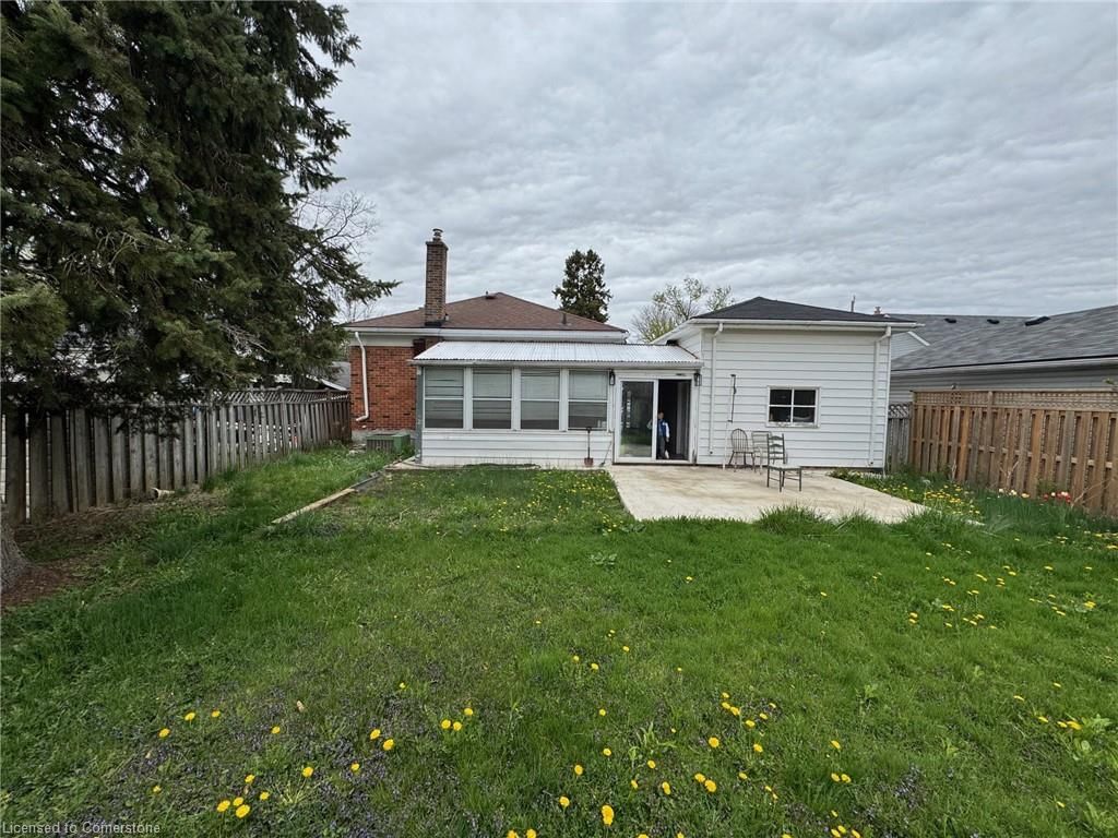 Single Family Residence for sale at 20 Charles Street, Brantford, Lion's Park, N3T 1B1 - MLS: 40735296