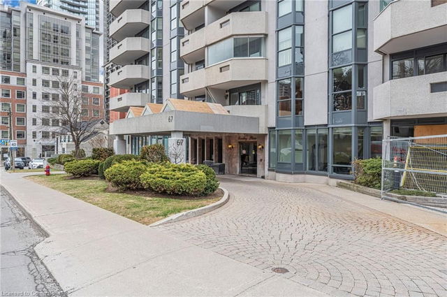 102 - 67 Caroline Street S
