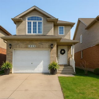 UPPER-313 Featherstone Crescent