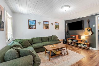 21A - 21 Church Street W
