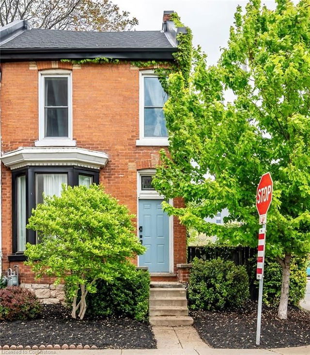 29 Emerald Street N