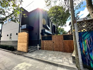 C - 59 Bowden Street