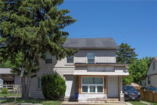 275 King Street W