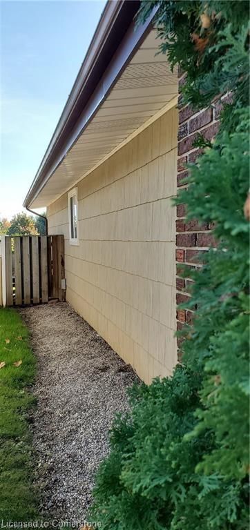 102 Pepperwood Crescent