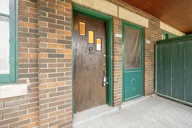 206A - 202 King Street S