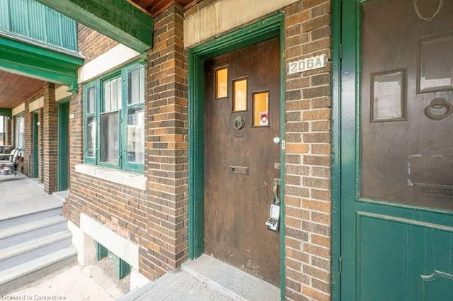206A - 202 King Street S