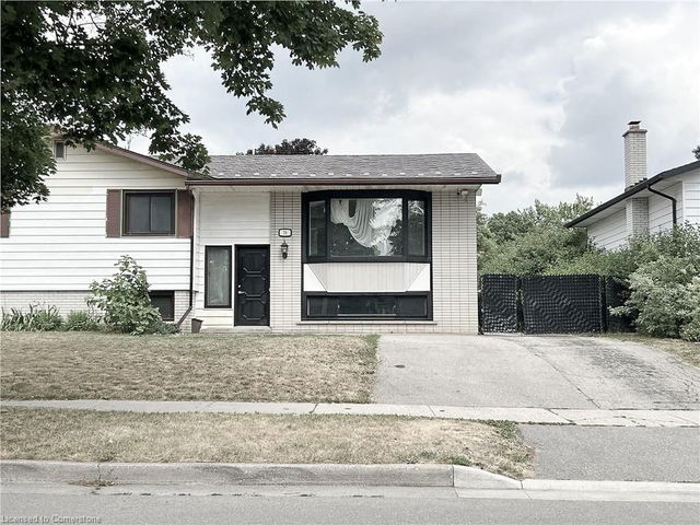 Upper - 76 Montcalm Drive