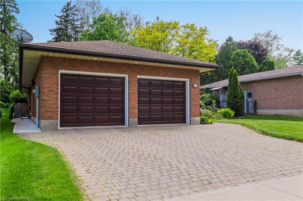 Single Family Residence for sale at 23 Allensgate Drive, Brantford, Myrtleville North, N3V 1C8 - MLS: 40736618