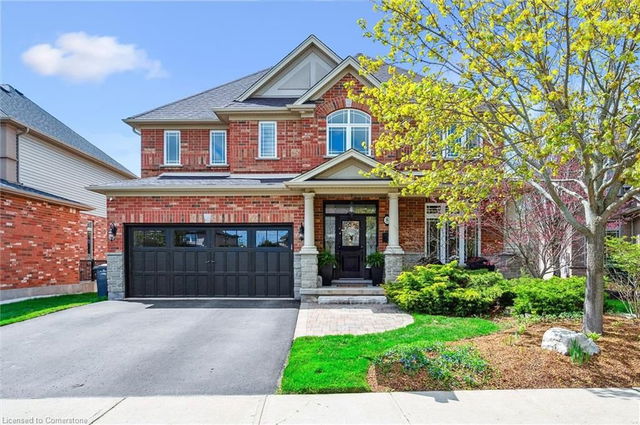 8 Ray Crescent