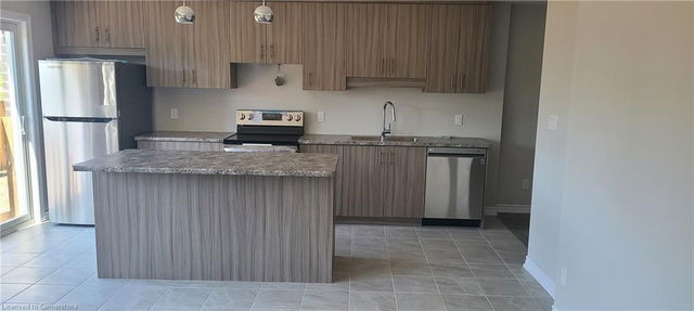 17 Renfrew Trail