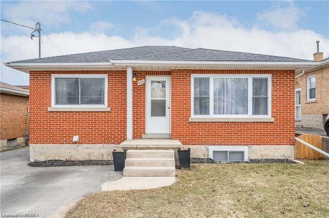 A - 426 Highland Road E
