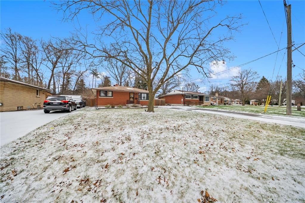 Single Family Residence for sale at 32 Collingdon Drive, Brantford, Echo Place, N3S 3E1 - MLS: 40737891