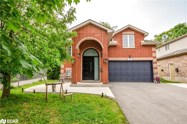 56 Monique Crescent