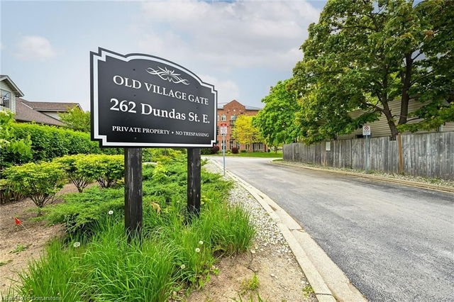 403 - 262 Dundas Street E
