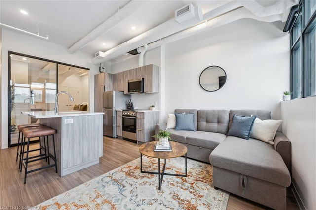 522 - 120 Huron Street