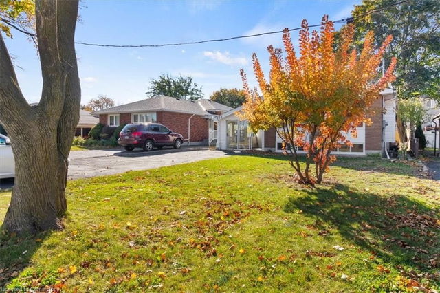 2 Lower - 185 Mohawk Road W