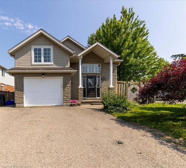 3 Wisteria Court