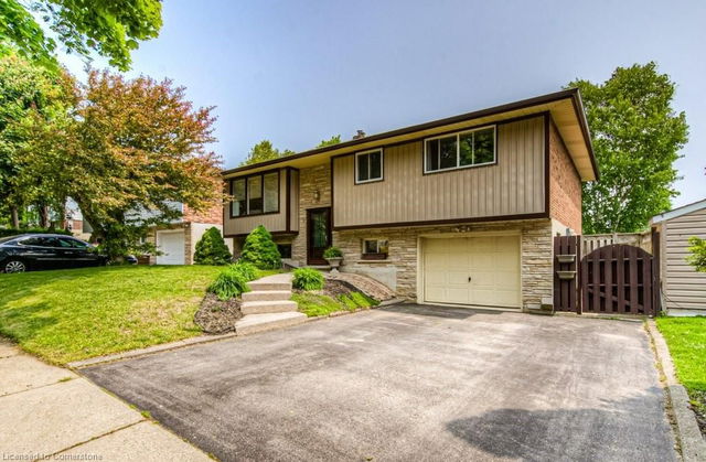 11 Coach Hill Drive
