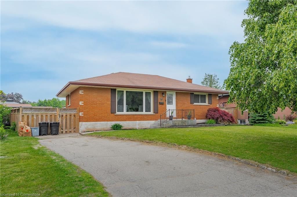 Single Family Residence for sale at 23 Pembroke Avenue, Brantford, Mayfair, N3R 5B5 - MLS: 40738946