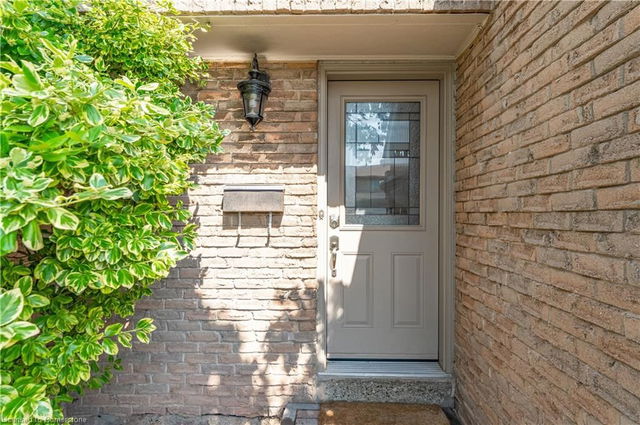 112 - 1540 Lancaster Drive