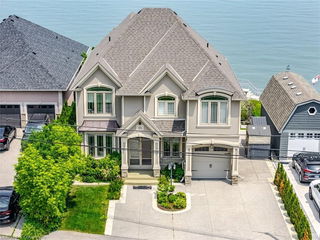 64 Seabreeze Crescent