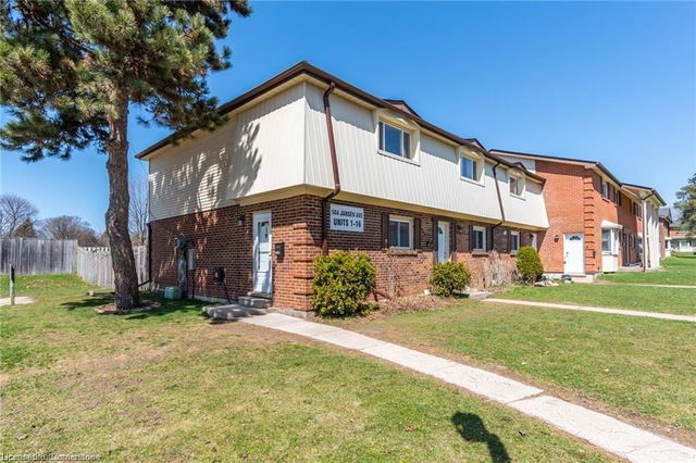 2 - 144 Jansen Avenue