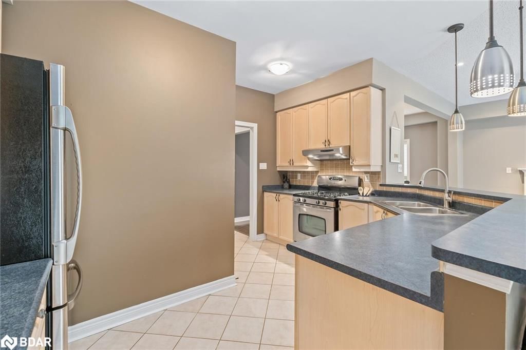 Single Family Residence sold at 49 Lawlor Street, Georgetown, ON, L7G 6B8 - GE Georgetown - MLS: 40739639