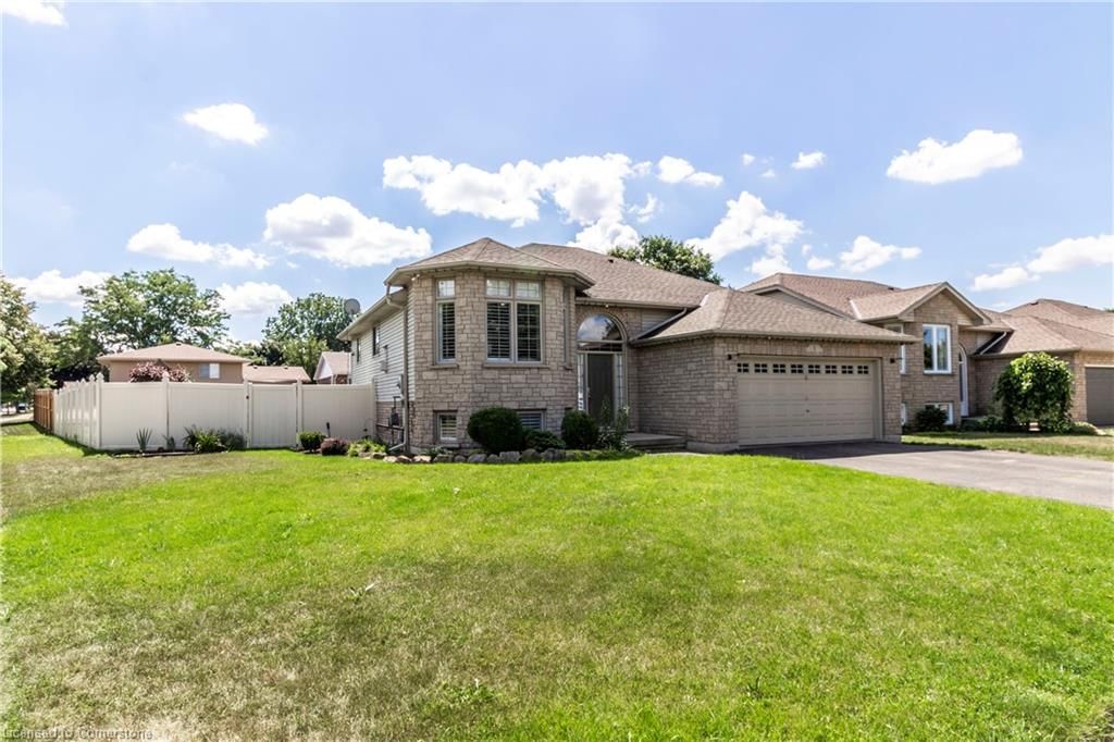 Single Family Residence for sale at 1 Mccormick Way, Brantford, Myrtleville South, N3V 1E6 - MLS: 40739793