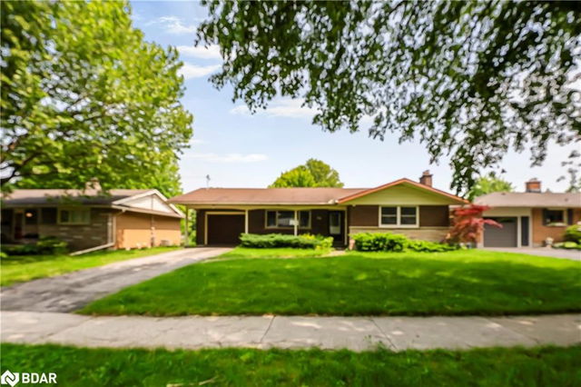 95 Ripplewood Crescent