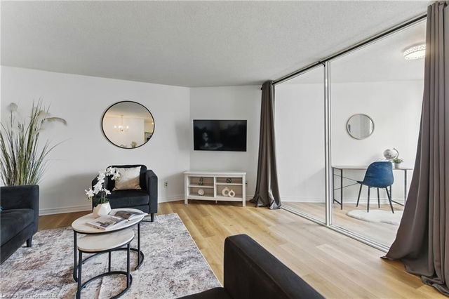 1205 - 3700 Kaneff Crescent