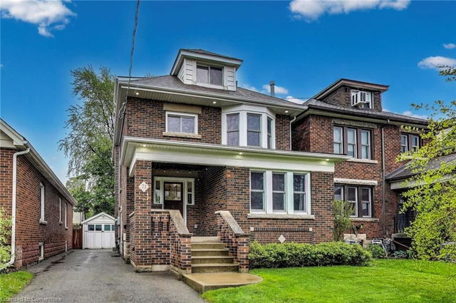 71 Huxley Avenue S