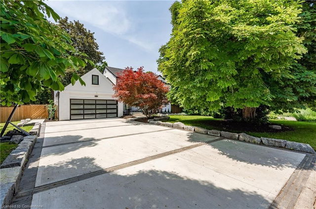 89 University Avenue W