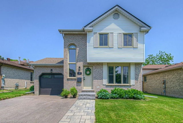 499 Rosemeadow Crescent
