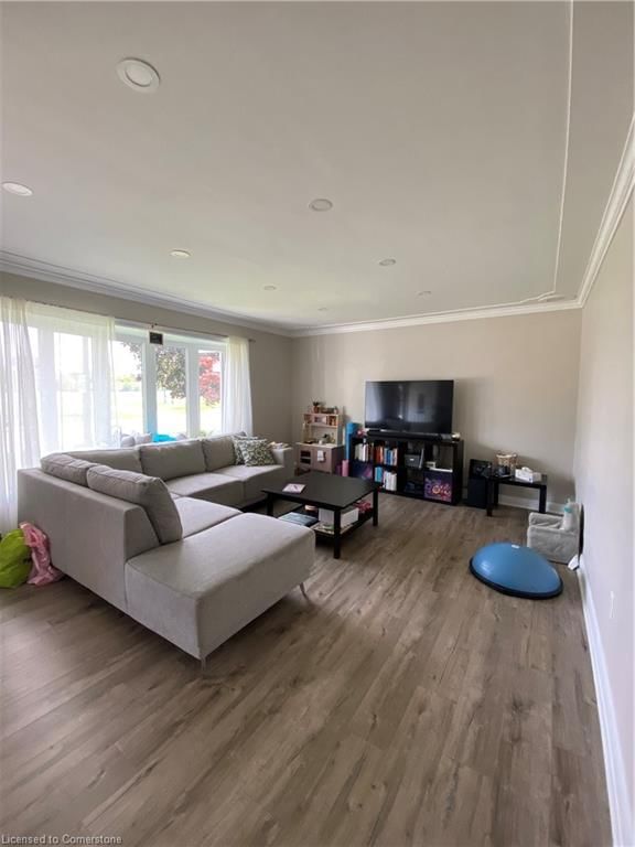 352 East 37th Street