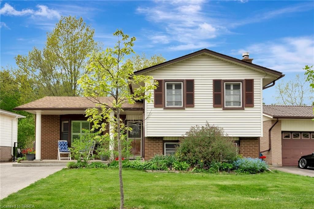 Single Family Residence for sale at 136 Brantwood Park Road, Brantford, Brantwood Park, N3P 1G3 - MLS: 40740931