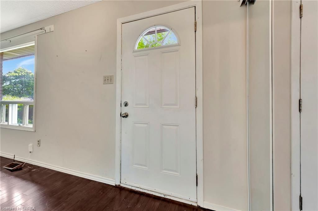 Single Family Residence for sale at 4 Sulky Road, Brantford, Lynden Hills, N3P 1K2 - MLS: 40740933