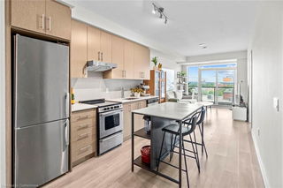818 - 212 King William Street