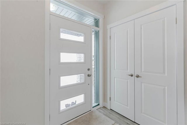 40 Moon Crescent