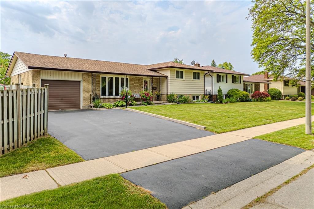 Single Family Residence for sale at 5 Pippin Drive, Brantford, Brier Park, N3R 5V8 - MLS: 40741232
