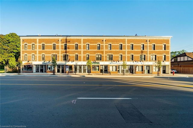 202 - 760 Lakeshore Road E